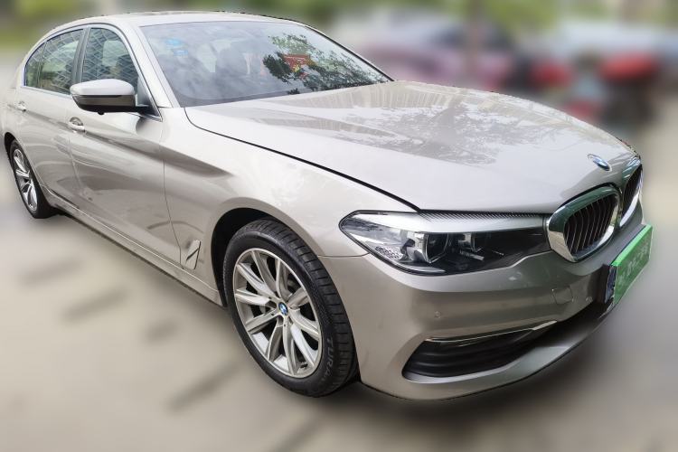 Used BMW 5 Series 2018 528Li Launch Special Edition Front Right 45 Deg