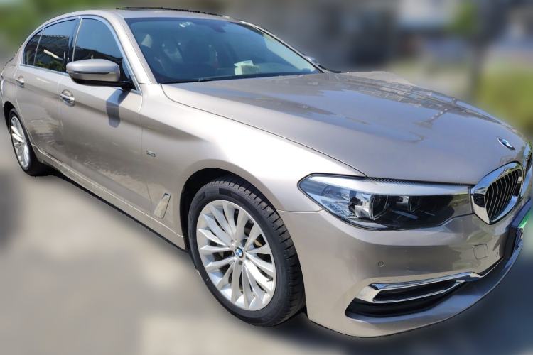 Used BMW 5 Series 2018 530Li Leading Edition Luxury Package Front Right 45 Deg