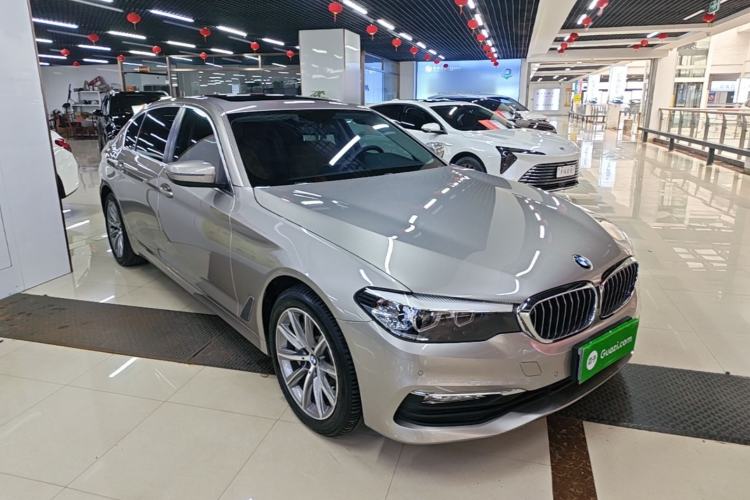 Used BMW 5 Series 2018 528Li Launch Special Edition Front Right 45 Deg