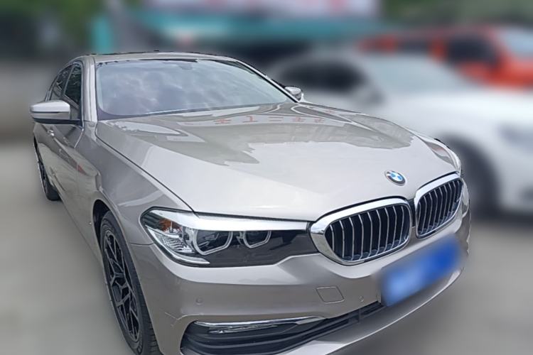Used BMW 5 Series 2018 528Li Launch Special Edition Front Right 45 Deg