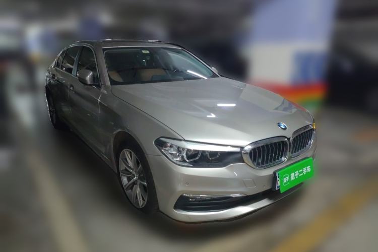 Used BMW 5 Series 2018 528Li Launch Special Edition Front Right 45 Deg