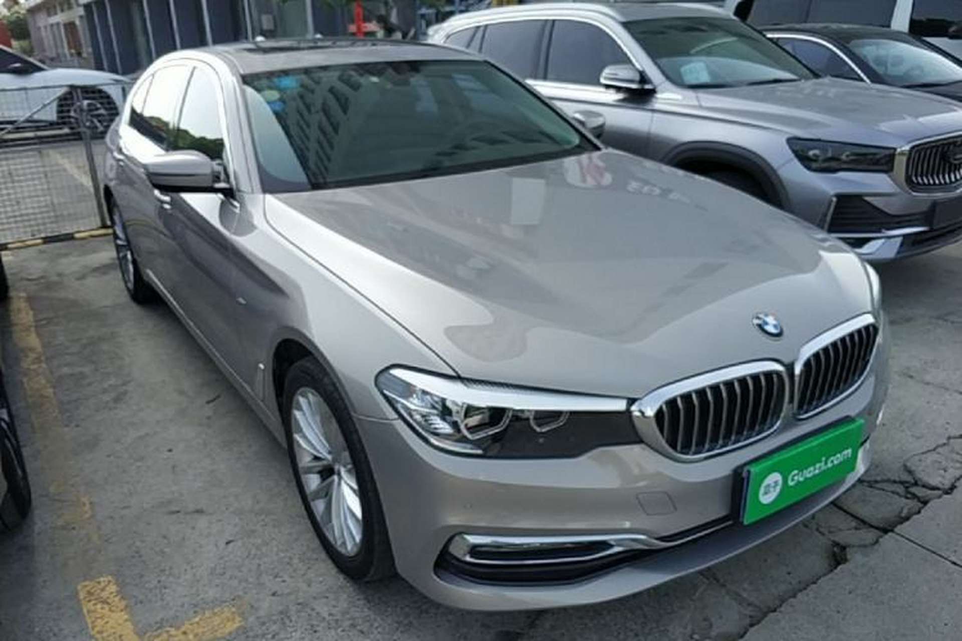 Used BMW 5 Series 2018 525Li Luxury Package Front Right 45 Deg
