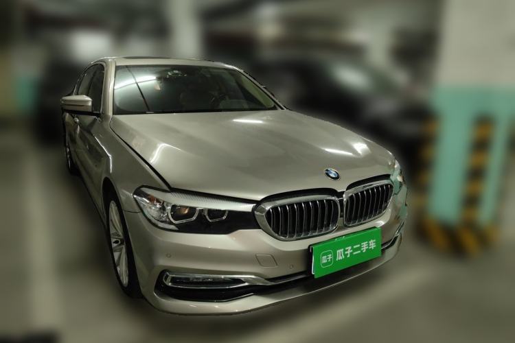 Used BMW 5 Series 2018 525Li Luxury Package Front Right 45 Deg