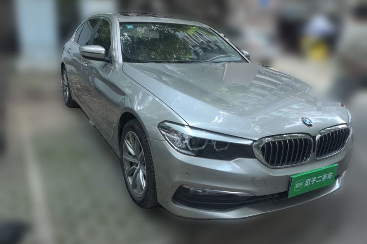 Used BMW 5 Series 2018 528Li Launch Special Edition Front Right 45 Deg