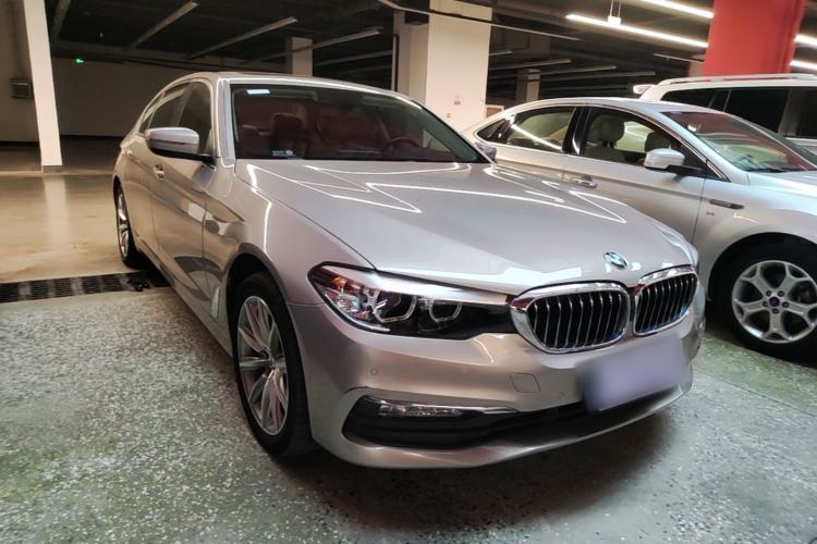 Used BMW 5 Series 2018 528Li Launch Special Edition Front Right 45 Deg