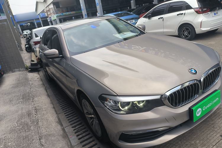 Used BMW 5 Series 2018 528Li Launch Special Edition Front Right 45 Deg