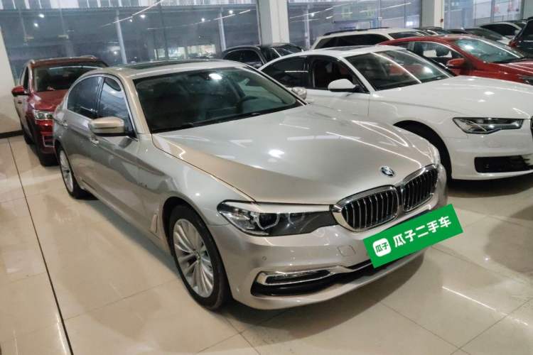 Used BMW 5 Series 2018 530Li Leading Edition Luxury Package Front Right 45 Deg