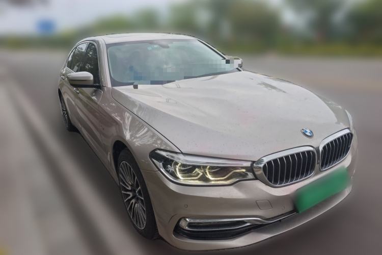 Used BMW 5 Series 2018 Facelifted 530Li Luxury Edition Premium Package Front Right 45 Deg