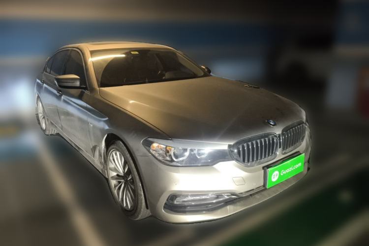 Used BMW 5 Series 2018 530Li Leading Edition Luxury Package Front Right 45 Deg