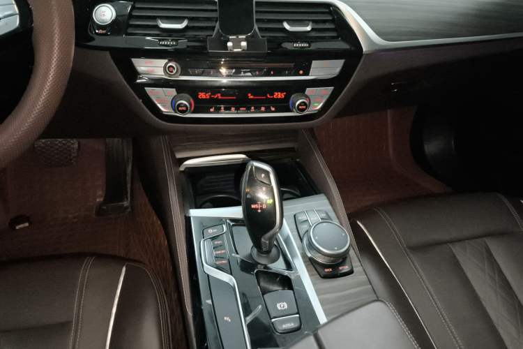 Used BMW 5 Series 2018 530Li Leading Edition Luxury Package Gear Lever