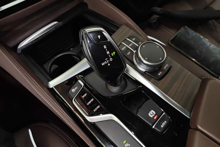 Used BMW 5 Series 2018 Revised Version 530Li Leading Edition Luxury Package Gear Lever