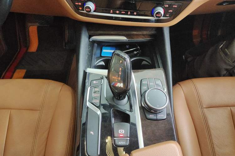 Used BMW 5 Series 2018 528Li Launch Special Edition Gear Lever