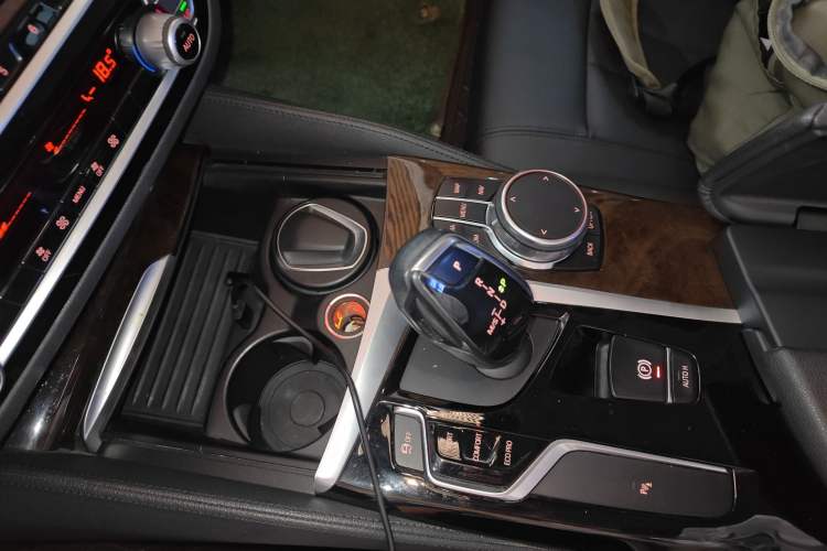 Used BMW 5 Series 2018 525Li Luxury Package Gear Lever