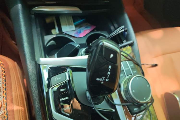 Used BMW 5 Series 2018 528Li Launch Special Edition Gear Lever