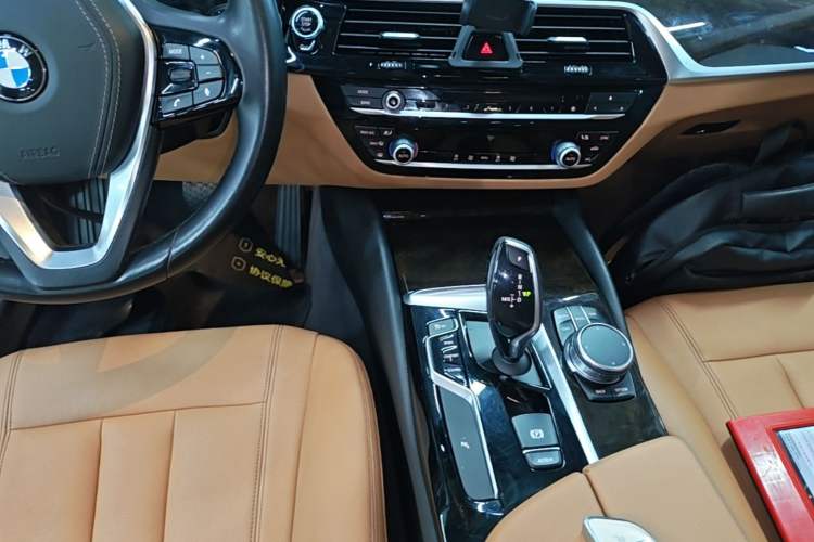 Used BMW 5 Series 2018 528Li Launch Special Edition Gear Lever