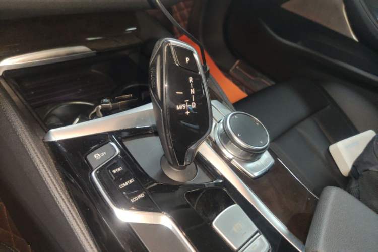 Used BMW 5 Series 2018 525Li Luxury Package Gear Lever