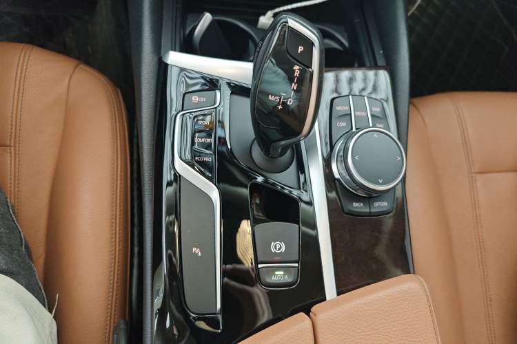 Used BMW 5 Series 2018 528Li Launch Special Edition Gear Lever