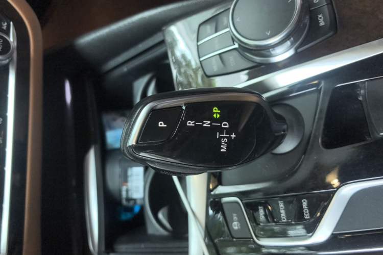 Used BMW 5 Series 2018 528Li Launch Special Edition Gear Lever