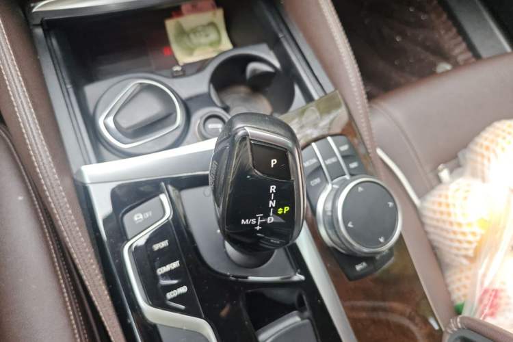 Used BMW 5 Series 2018 525Li Luxury Package Gear Lever