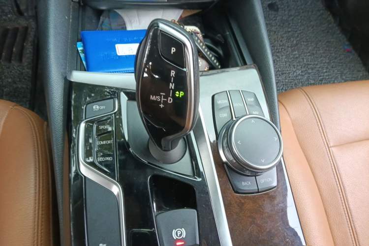 Used BMW 5 Series 2018 528Li Launch Special Edition Gear Lever