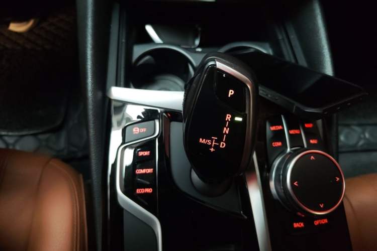 Used BMW 5 Series 2018 528Li Launch Special Edition Gear Lever