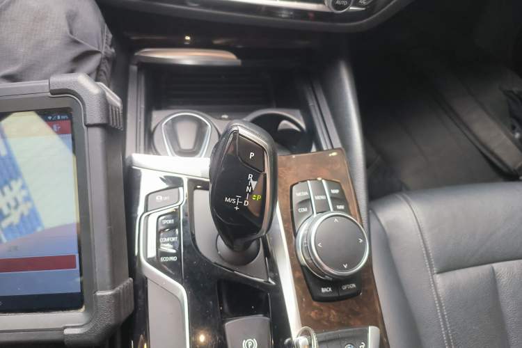 Used BMW 5 Series 2018 528Li Launch Special Edition Gear Lever