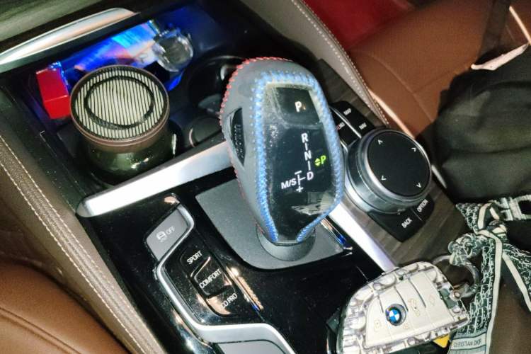 Used BMW 5 Series 2018 Facelifted 530Li xDrive Luxury Package Gear Lever