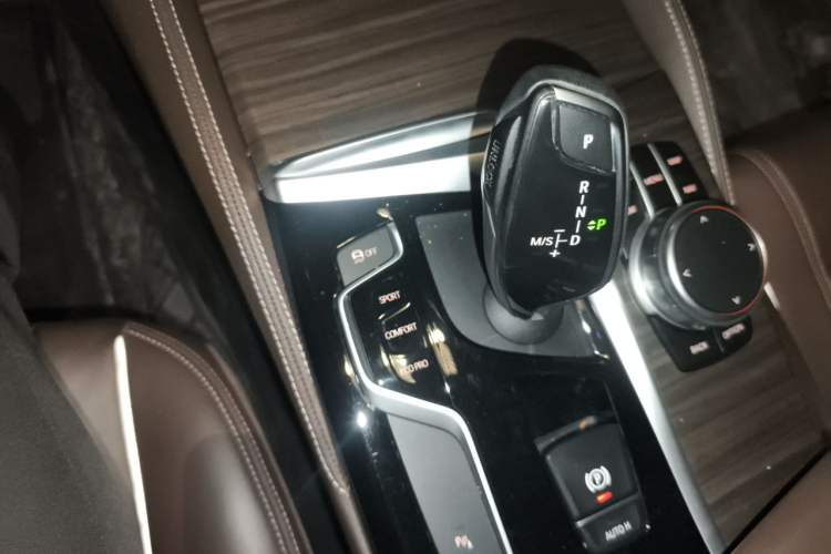 Used BMW 5 Series 2018 530Li Leading Edition Luxury Package Gear Lever