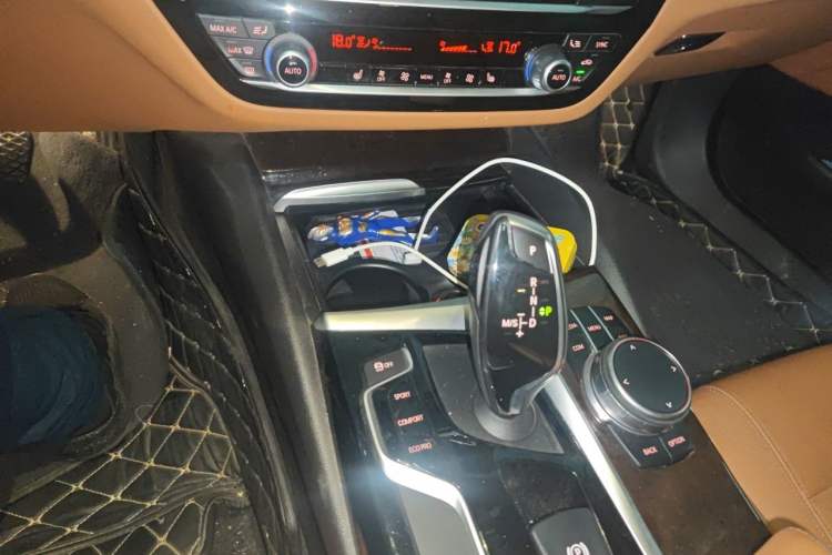 Used BMW 5 Series 2018 528Li Launch Special Edition Gear Lever