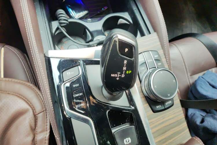 Used BMW 5 Series 2018 530Li Leading Edition Luxury Package Gear Lever