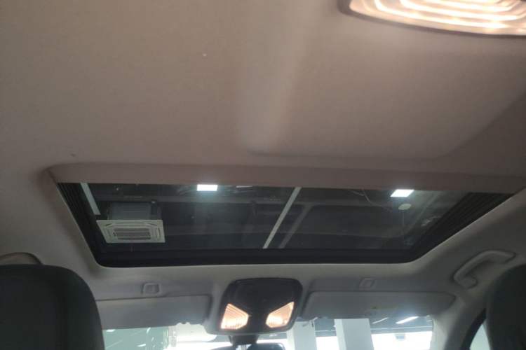 Used BMW 5 Series 2018 525Li Luxury Package Headliner