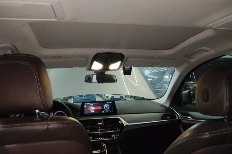 Used BMW 5 Series 2018 530Li Leading Edition Luxury Package Headliner