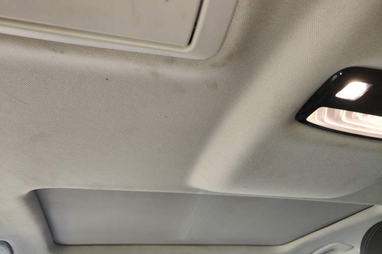 Used BMW 5 Series 2018 525Li Luxury Package Headliner