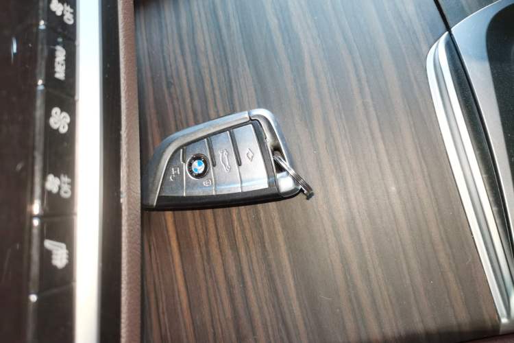 Used BMW 5 Series 2018 530Li xDrive Luxury Package Interior 1