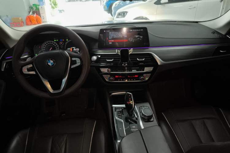 Used BMW 5 Series 2018 530Li Leading Edition Luxury Package Interior 2
