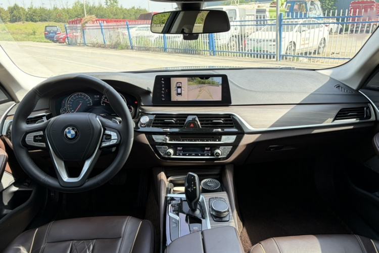Used BMW 5 Series 2018 Facelifted 530Li Luxury Edition Premium Package Interior 3