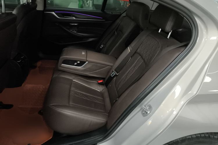 Used BMW 5 Series 2018 530Li Leading Edition Luxury Package Interior 4