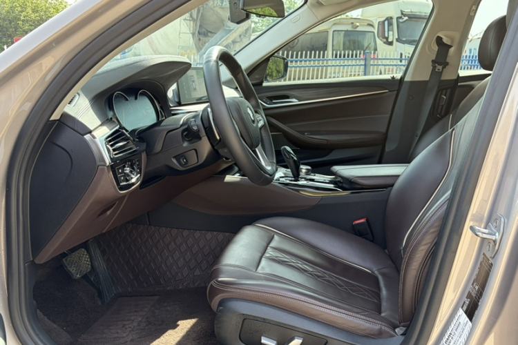 Used BMW 5 Series 2018 Facelifted 530Li Luxury Edition Premium Package Interior 4