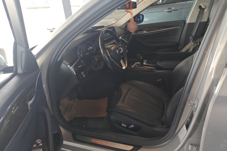 Used BMW 5 Series 2018 525Li Luxury Package Left Front Seat