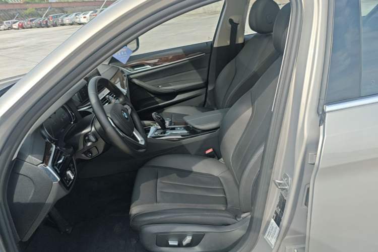 Used BMW 5 Series 2018 525Li Luxury Package Left Front Seat