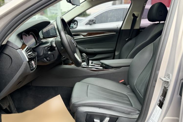 Used BMW 5 Series 2018 525Li Luxury Package Left Front Seat