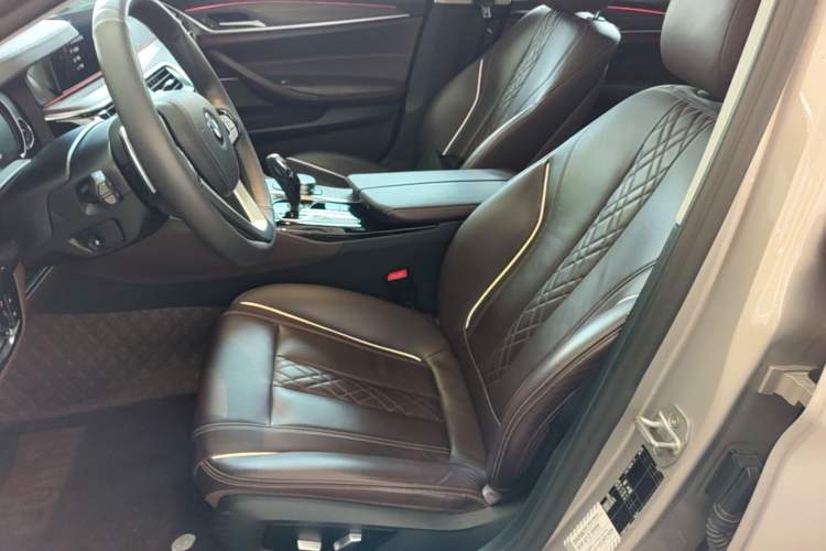 Used BMW 5 Series 2018 Facelifted 530Li Luxury Edition Premium Package Left Front Seat
