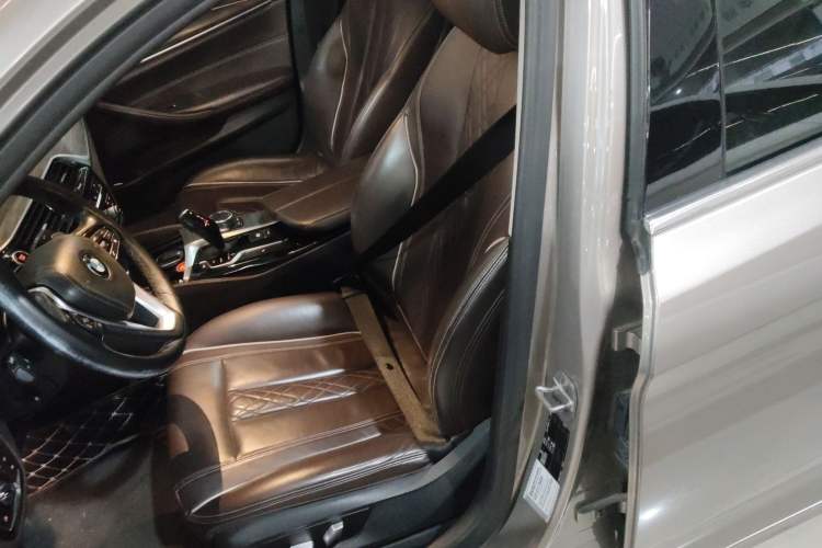 Used BMW 5 Series 2018 530Li Leading Edition Luxury Package Left Front Seat