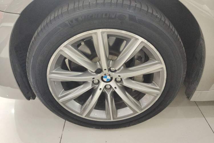 Used BMW 5 Series 2018 528Li Launch Special Edition Left Front Wheel Hub