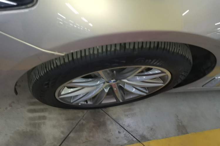 Used BMW 5 Series 2018 528Li Launch Special Edition Left Front Wheel Hub