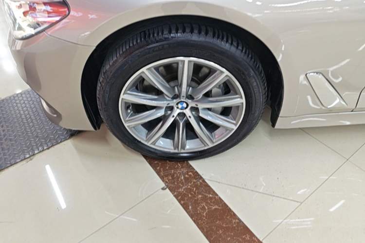 Used BMW 5 Series 2018 528Li Launch Special Edition Left Front Wheel Hub