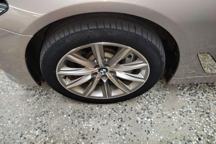 Used BMW 5 Series 2018 528Li Launch Special Edition Left Front Wheel Hub