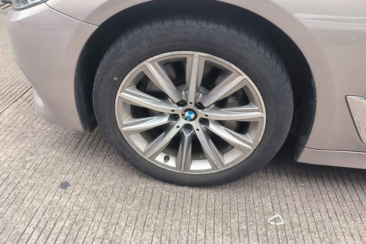 Used BMW 5 Series 2018 528Li Launch Special Edition Left Front Wheel Hub