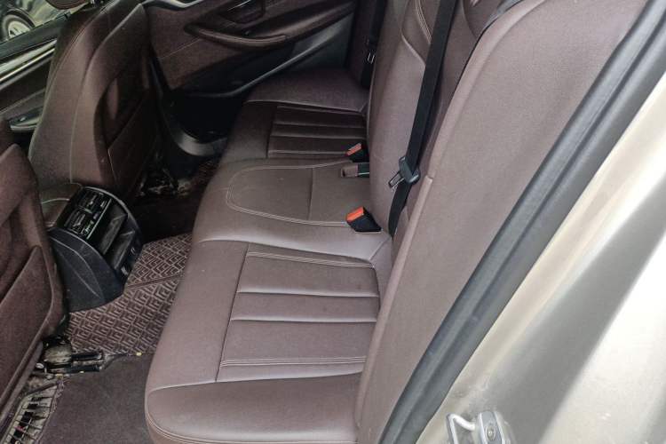 Used BMW 5 Series 2018 525Li Luxury Package Left Rear Seat