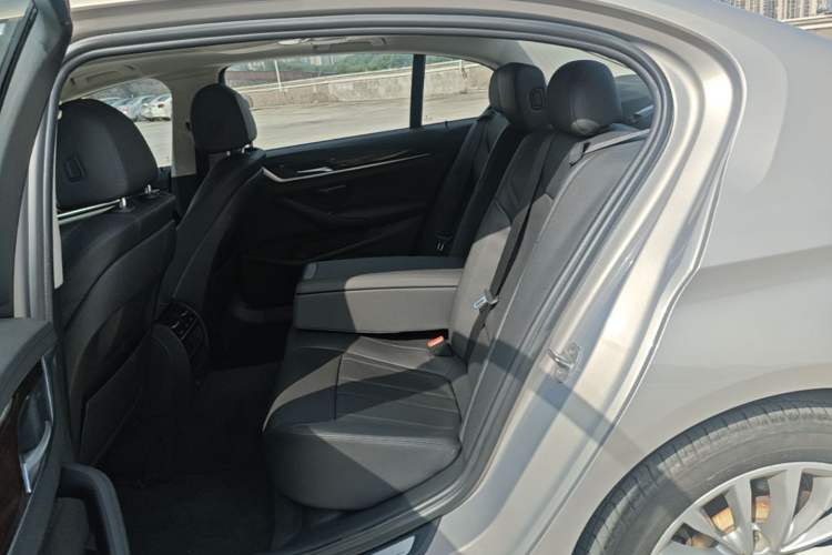 Used BMW 5 Series 2018 525Li Luxury Package Left Rear Seat